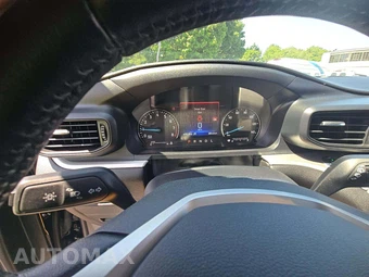 2021 Ford Explorer XLT – miniatura 9