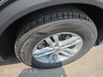 2021 Ford Explorer XLT - miniatura 9