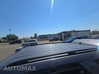 2021 Ford Explorer XLT - miniatura 9