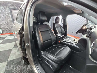 2021 Ford Explorer XLT - miniatura 16