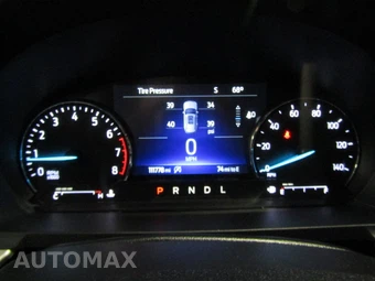2021 Ford Explorer XLT - miniatura 11