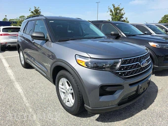 2021 Ford Explorer XLT - miniatura 4
