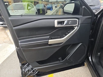2021 Ford Explorer XLT - miniatura 9