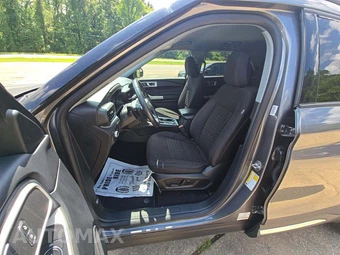 2021 Ford Explorer XLT - miniatura 3