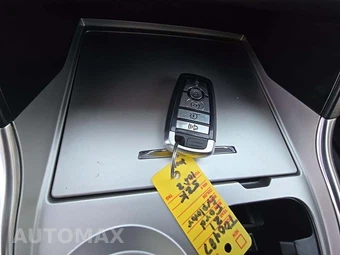 2021 Ford Explorer XLT - miniatura 8