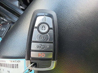 2021 Ford F-150 Hybrid LARIAT Crew Cab Short Bed - miniatura 8