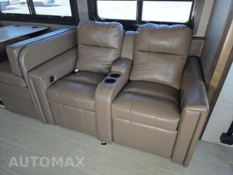 2021 Ford F-53 - miniatura 18