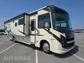 2021 Ford F-53 - miniatura 3