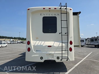 2021 Ford F-53 - miniatura 5