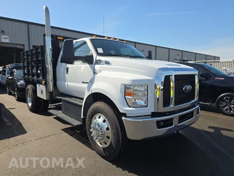2021 Ford F-750 - miniatura 3