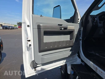 2021 Ford F-750 - miniatura 9