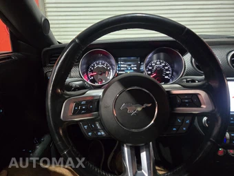 2021 Ford Mustang EcoBoost Coupe - miniatura 10