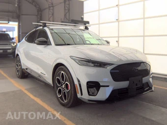 2021 Ford Mustang Mach-E GT - miniatura 3