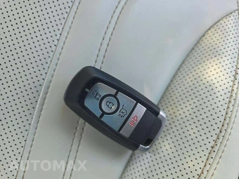 2021 Ford Mustang Mach-E Premium - miniatura 5