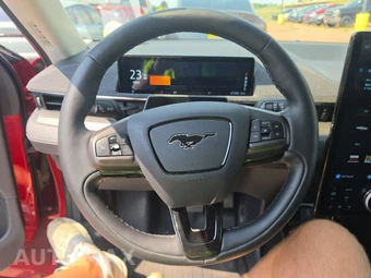 2021 Ford Mustang Mach-E Premium - miniatura 10