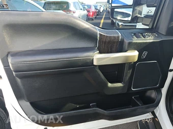 2021 Ford Super Duty F-250 Lariat Crew Cab Medium Bed - miniatura 9