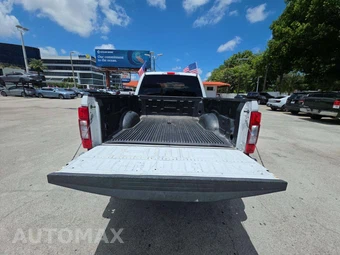 2021 Ford Super Duty F-250 Lariat Crew Cab Medium Bed - miniatura 11