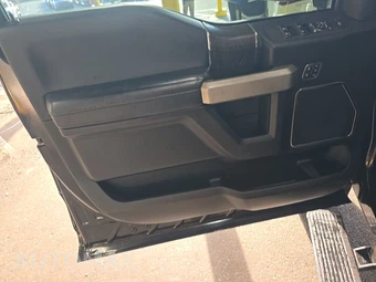 2021 Ford Super Duty F-250 Lariat Crew Cab Medium Bed - miniatura 9