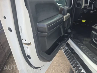 2021 Ford Super Duty F-250 Lariat Crew Cab Medium Bed - miniatura 9