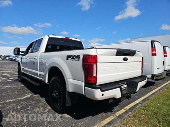 2021 Ford Super Duty F-250 Lariat Crew Cab Medium Bed - miniatura 2