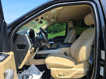 2021 Ford Super Duty F-250 Lariat Crew Cab Medium Bed - miniatura 6