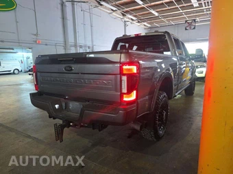 2021 Ford Super Duty F-250 Lariat Crew Cab Medium Bed - miniatura 3