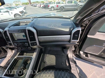 2021 Ford Super Duty F-250 Lariat Crew Cab Medium Bed - miniatura 16