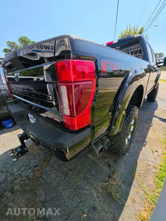 2021 Ford Super Duty F-250 Lariat Crew Cab Medium Bed - miniatura 3