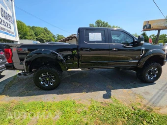 2021 Ford Super Duty F-250 Lariat Crew Cab Medium Bed - miniatura 4