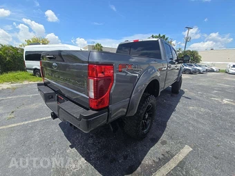 2021 Ford Super Duty F-250 Lariat Crew Cab Medium Bed - miniatura 3