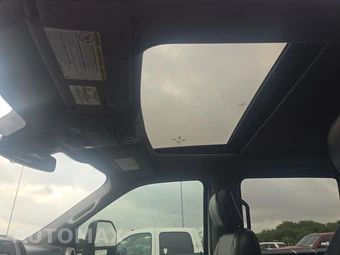 2021 Ford Super Duty F-250 Lariat Crew Cab Medium Bed - miniatura 18