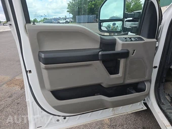 2021 Ford Super Duty F-250 XL Crew Cab Long Bed - miniatura 9