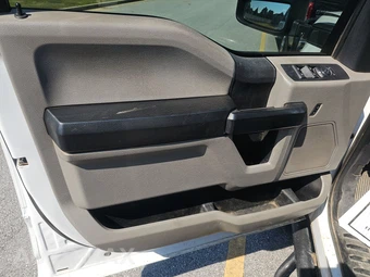2021 Ford Super Duty F-250 XL Crew Cab Long Bed - miniatura 9