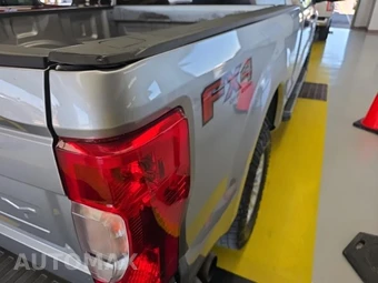 2021 Ford Super Duty F-250 XL Crew Cab Medium Bed - miniatura 4