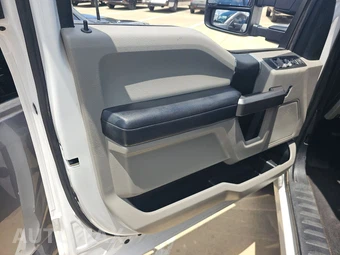 2021 Ford Super Duty F-250 XLT Crew Cab Long Bed - miniatura 9