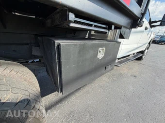 2021 Ford Super Duty F-350 Cab Chassis XL Crew Cab DRW - miniatura 83