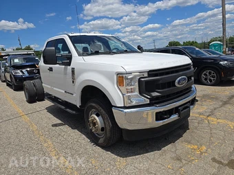 2021 Ford Super Duty F-350 Cab Chassis XL Extended Cab w/Rear Doors DRW - miniatura 3