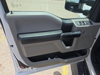 2021 Ford Super Duty F-350 Cab Chassis XL Extended Cab w/Rear Doors DRW - miniatura 9