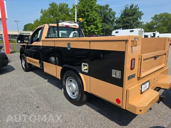 2021 Ford Super Duty F-350 Cab Chassis XL Regular Cab - miniatura 2