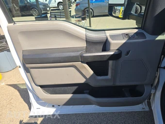 2021 Ford Super Duty F-350 Cab Chassis XL Regular Cab DRW - miniatura 9