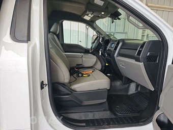 2021 Ford Super Duty F-350 Cab Chassis XL Regular Cab DRW - miniatura 8