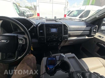 2021 Ford Super Duty F-350 Cab Chassis XL Regular Cab DRW - miniatura 10