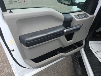 2021 Ford Super Duty F-350 XLT Crew Cab Long Bed - miniatura 9