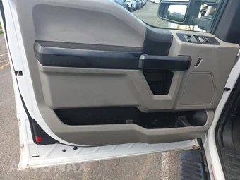2021 Ford Super Duty F-450 Cab Chassis XL Extended Cab w/Rear Doors DRW - miniatura 9