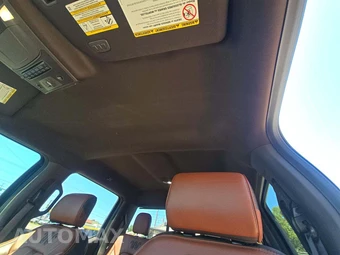2021 Ford Super Duty F-450 King Ranch Crew Cab Long Bed DRW - miniatura 8