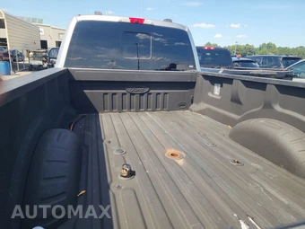 2021 Ford Super Duty F-450 Lariat Crew Cab Long Bed DRW - miniatura 16