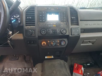 2021 Ford Super Duty F-550 Cab Chassis XL Crew Cab DRW - miniatura 11