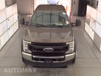2021 Ford Super Duty F-550 Cab Chassis XL Crew Cab DRW - miniatura 2