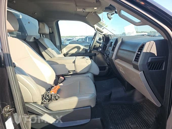 2021 Ford Super Duty F-550 Cab Chassis XL Regular Cab DRW - miniatura 8