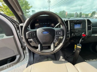 2021 Ford Super Duty F-550 Cab Chassis XL Regular Cab DRW - miniatura 37